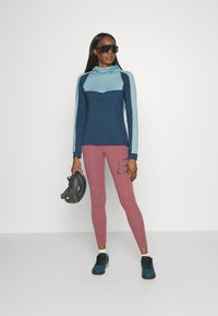 Vaude WOMENS QIMSA II - Maglietta a manica lunga - dark sea