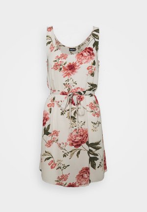 Bloemenjurk van beige stof met roze en groene bloemen, mouwloze uitvoering, ronde halslijn en een ceintuur in de taille voor een verstelbare pasvorm.