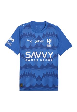 Blå sportsjersey lavet af letvægtsstof, med et mønstrede design, korte ærmer, rund hals og logoer i hvid og sort.