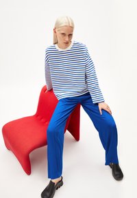 ARMEDANGELS FRANKA STRIPE - T-shirt à manches longues - dynamo blue undyed