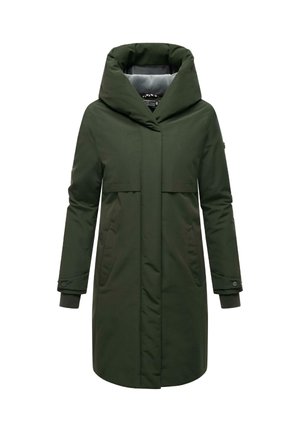 Cappotto lungo verde con un ampio cappuccio a imbuto. Presenta due tasche frontali, polsini con bottone e una texture liscia e opaca.