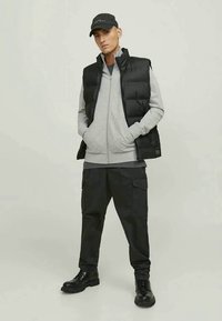 Jack & Jones BILL CLEAN - Kapsáče - black