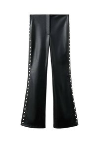 Pantalons en faux cuir noir avec des jambes évasées, des clous latéraux et une texture lisse. Conçus avec une fermeture avant élégante et sans poches.