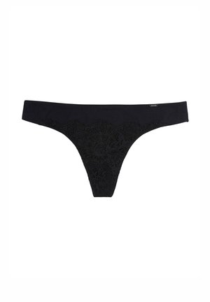 Perizoma nero realizzato in tessuto liscio con dettagli in pizzo floreale intricato lungo i bordi e una vita stretta.