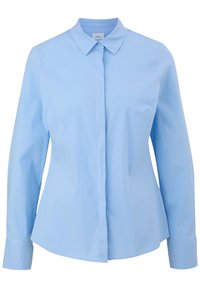 Chemise bleu clair à manches longues avec col classique et boutons cachés à l'avant, cintrée pour une coupe ajustée.
