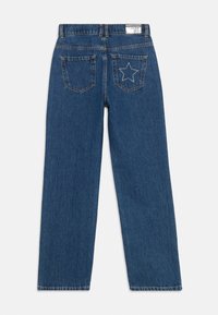 Modre denim hlače s ravno nogo, ki imajo dve zadnji žep in vezenje v obliki zvezde na desnem žepu.