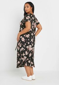 Yours Clothing FLORAL BUCKLE DETAIL - Vestito di maglina - black