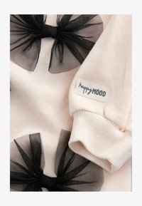 Nije odabrano, cream