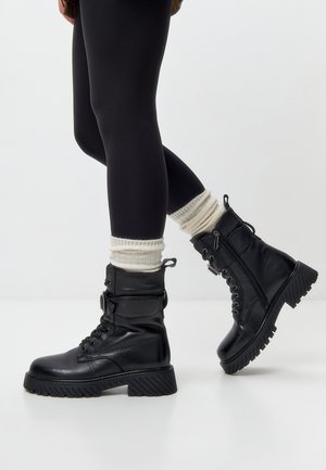 Botine cu șireturi - black