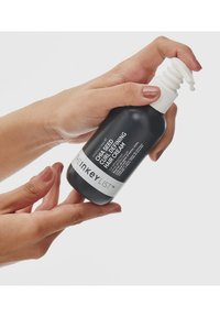 The INKEY List CHIA SEED CURL DEFINING HAIR CREAM - Hair Treatment - transparent