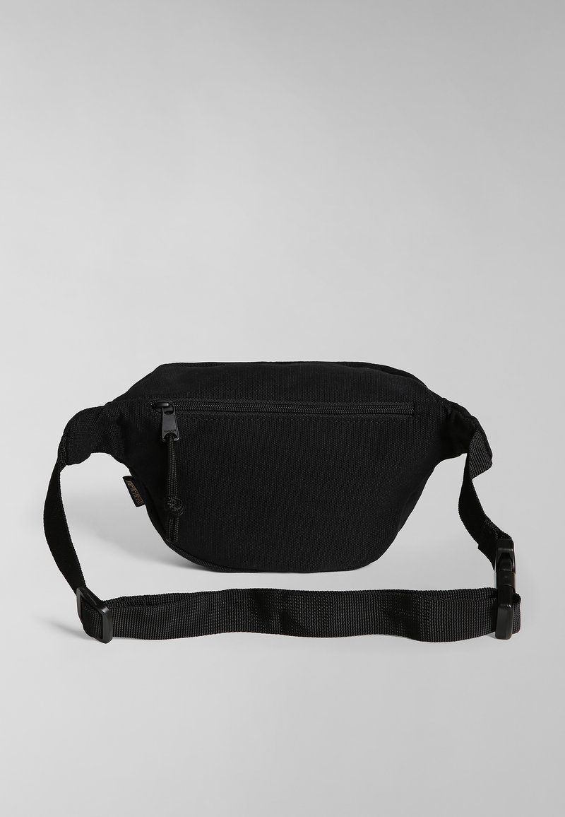 Marsupio nero in tessuto con tasca frontale con zip, tracolla regolabile e superficie testurizzata, che mostra un design minimalista.