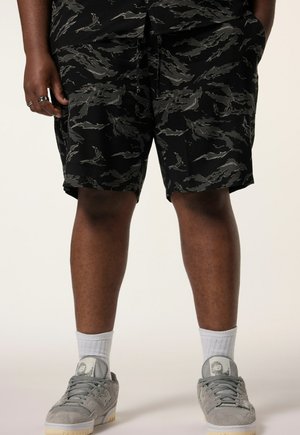 STHUGE Shorts - graphite