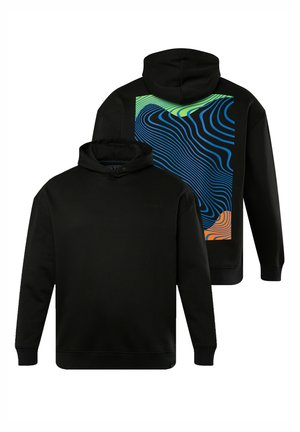 Felpa nera con cappuccio e un grande motivo ondulato multicolore in verde, blu e arancione sulla schiena. Presenta un cappuccio con coulisse e polsini a costine.