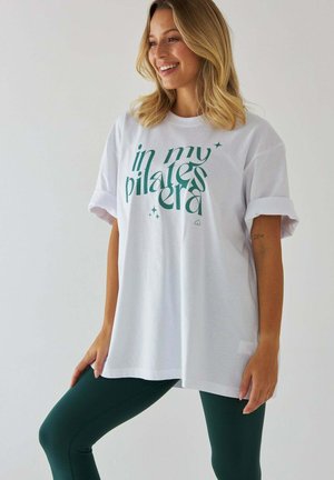 - T-shirt z nadrukiem