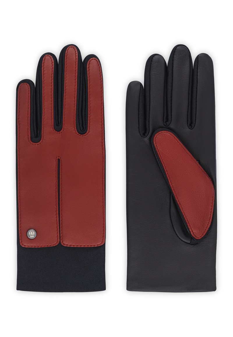 Guanti in pelle con una combinazione di colori rosso e nero, caratterizzati da una consistenza liscia, dettagli di cucitura e un accento metallico circolare.