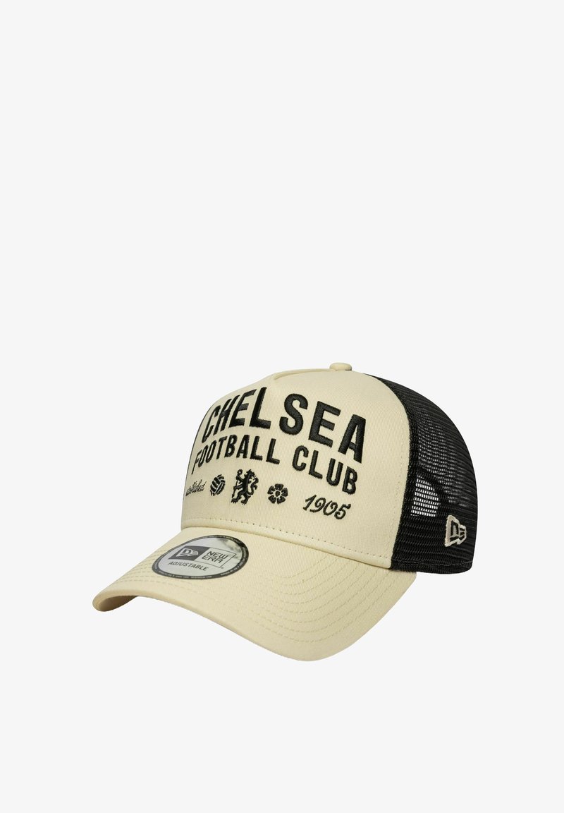 Casquette en mesh beige et noire avec "Chelsea Football Club" brodé en noir, ainsi que les symboles du club et "1905" sur le panneau avant.