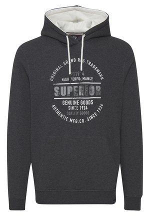 Sivi dukserica s kapuljačom na vezanje, bijelim unutarnjim oblogom, prednjim džepom i tiskanim grafičkim dizajnom s bijelim tekstom koji prikazuje informacije o brandu.