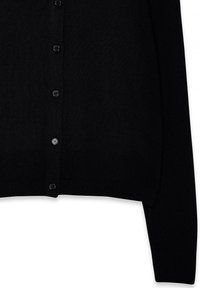 Schwarze Strickjacke aus strukturiertem Strickstoff, mit einer Knopfverschluss vorne, gerippten Bündchen und geradem Saum.