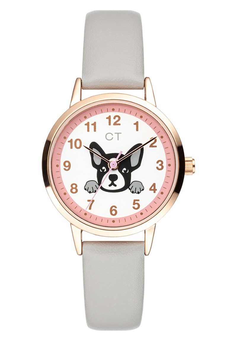 Runde Uhr mit einem weißen Zifferblatt, das eine Illustration eines schwarzen Hundes zeigt, goldene Stundenmarkierungen, rosa Akzente und ein hellgraues Lederarmband hat.