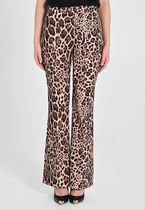 Pantaloni a palazzo con stampa leopardata in tonalità marrone e nera. Realizzati in un tessuto morbido con una texture liscia. Presentano una vita aderente e gambe svasate.