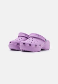 Crocs CLASSIC PLATFORM - Mules de salto - orchid