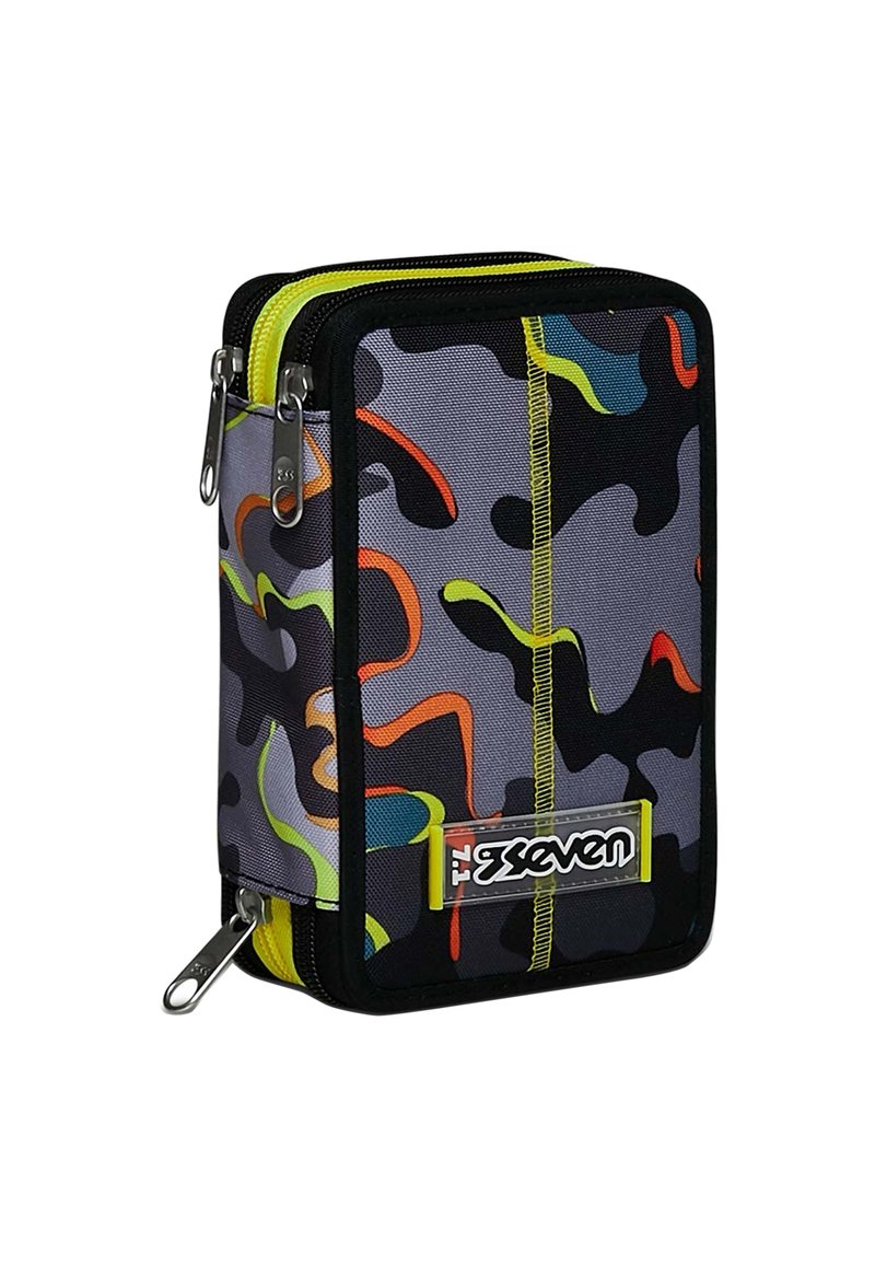 Astuccio con zip in tessuto grigio con motivi astratti colorati in arancione, giallo e blu. Presenta una toppa con il marchio e rifiniture nere.