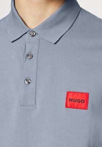 HUGO DERESO - Polo - bright blue