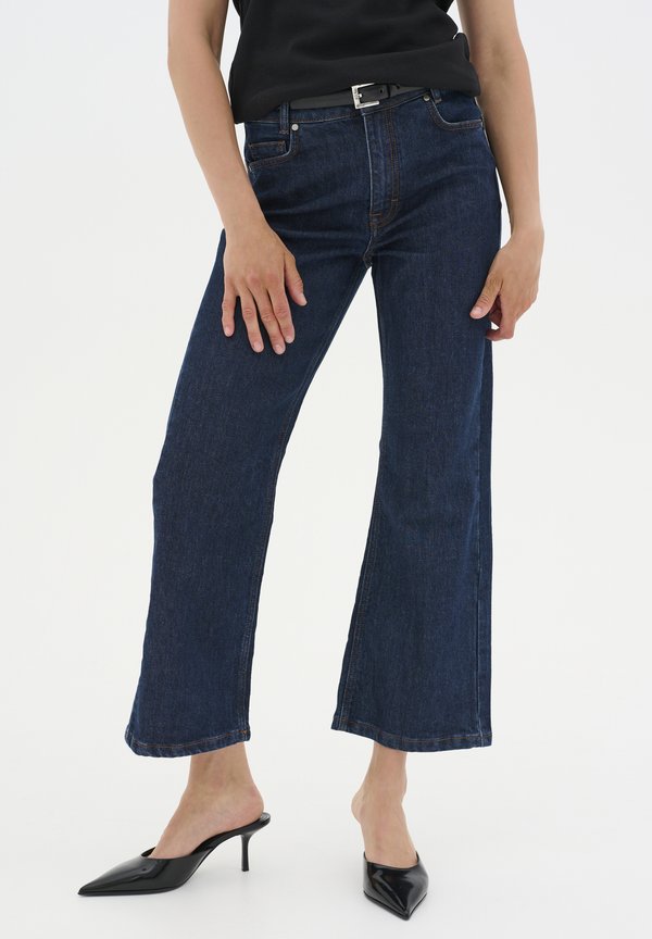 ABINA HIGH KICK - Flared Jeans