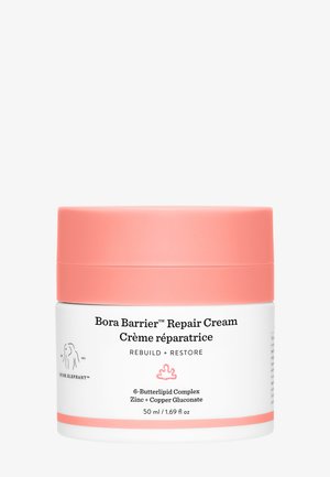 Bora Barrier Repair Cream in einem zylindrischen weißen Glas mit einem rosa Deckel. Enthält 50 ml, beschriftet mit Produktdetails und Inhaltsstoffen.