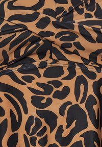 Yours Clothing LEOPARD PRINT TWIST FRONT TANKINI - Bikiniöverdel - brown