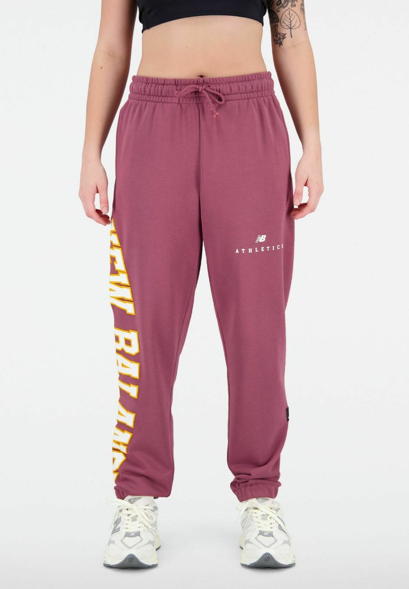 New Balance ATHLETICS CLASSICS Träningsbyxor washed burgundy/röd