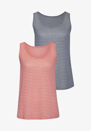 Deux tops sans manches, l'un rose avec des rayures horizontales, l'autre bleu, avec un décolleté en U, texture tricot, tissu doux.