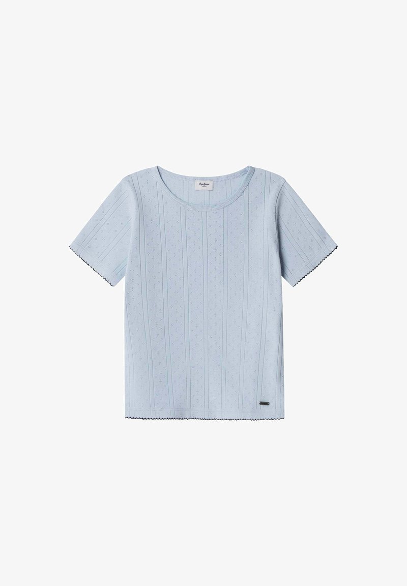 Top de manga corta azul claro con un diseño texturizado, que incluye rayas verticales y pequeños puntos. Acabado con bordes festoneados y una etiqueta.