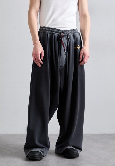 Vivienne Westwood BALLOON - Pantaloni de trening - grey overdye