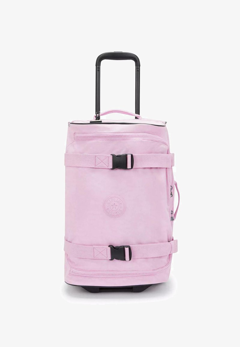 Borsone rosa con manico telescopico nero, tasche con cerniera, spallacci regolabili e logo circolare sul davanti.