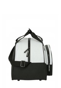 Torba sportowa w białym kolorze z wzorem w kratkę, z czarnymi akcentami, podwójnymi zamkami błyskawicznymi i odczepianym paskiem na ramię. Teksturowane materiały.