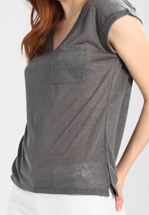 Jednoduché tričko - olive