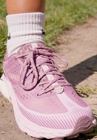 Merrell AGILITY PEAK 5 - Chaussures de running - mauve/fondant