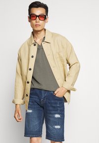 INDICODE JEANS INKADEN HOLES - Calções de ganga - medium indigo