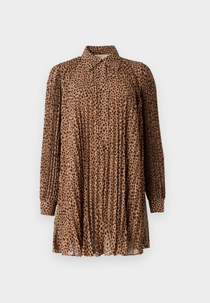 Robe imprimée léopard marron, tissu léger, manches longues avec poignets, design plissé, détail de col, longueur au-dessus du genou.