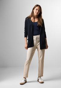 Cecil OFFENER  niebieski