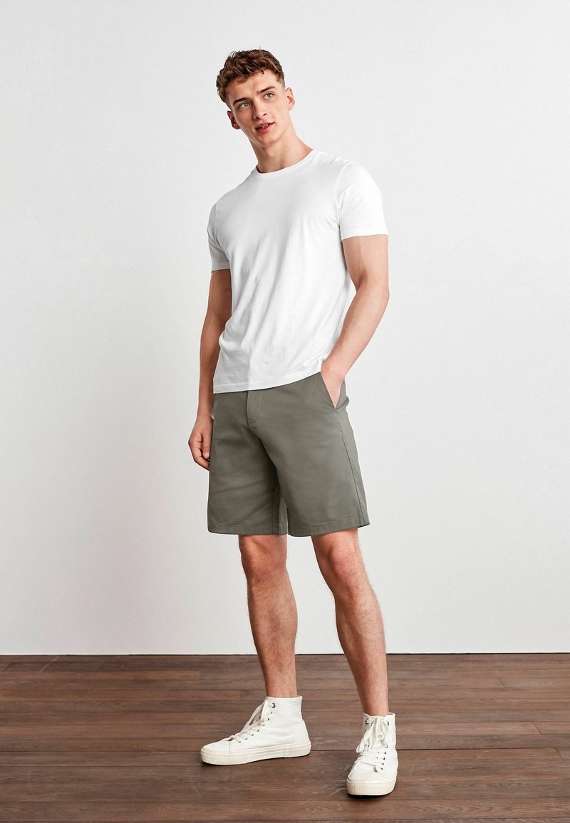 Next RELAXED FIT STRETCH CHINO - Kratke hlače - charcoal grey