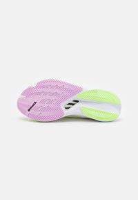 adidas Performance ADIZERO BOSTON 12 - Tenisice za cestovno trčanje - footwear white/core black/green spark