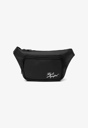 Černá ledvinka s přední kapsou na zip a bílým kurzívním logem „Karl Lagerfeld“ v pravém dolním rohu.