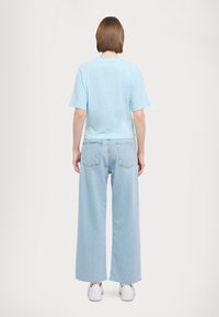 MAX&Co. BOXYCLAIM - Μπλουζάκι με στάμπα - light blue