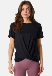 Swedemount - CORE WRAP SOFT - Print T-shirt - black Thumbnail Image 1