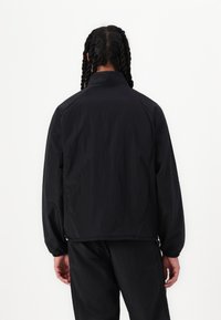 Thumbnail Image 4