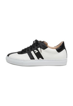 SUÈI Sneakers laag - white