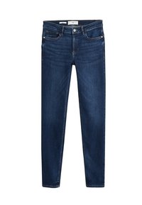 Vaqueros de mezclilla azul oscuro con un ajuste slim. Cuenta con cinco bolsillos, cierre de botón y costura clásica. Textura suave, sin patrones visibles.