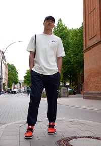 Nike Sportswear AIR PRESTO MID UTILITY - Sapatilhas de cano alto - orange/black/white/racer blue